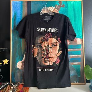 Shawn Mendes “The Tour” 2019 Rose Graphic Size Large Concert T Shirt S